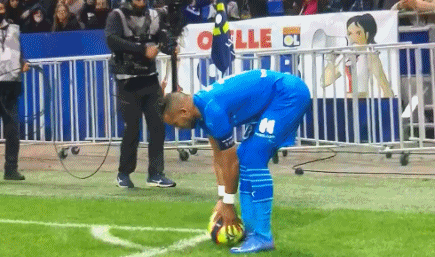 克罗斯谈皇马现状：不要总谈过去，我不需要别人说我想你