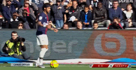 TA：拜仁一月有合适报价允许博伊离队 俱乐部将续约基亚拉（TA：一月若获合适报价，拜仁将放行博伊；俱乐部将与基亚拉续约）