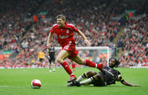 足球传球路线的五大选择技巧（足球传球路线选择的五个关键要点）