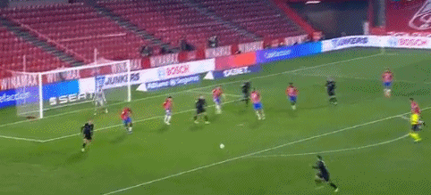 巴塞罗那与皇家贝蒂斯的西甲对决：谁将笑到最后？